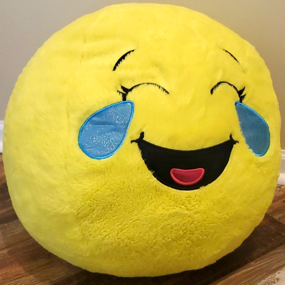 JUSTICE GIRLS MEGA EMOJI PLUSH PILLOW